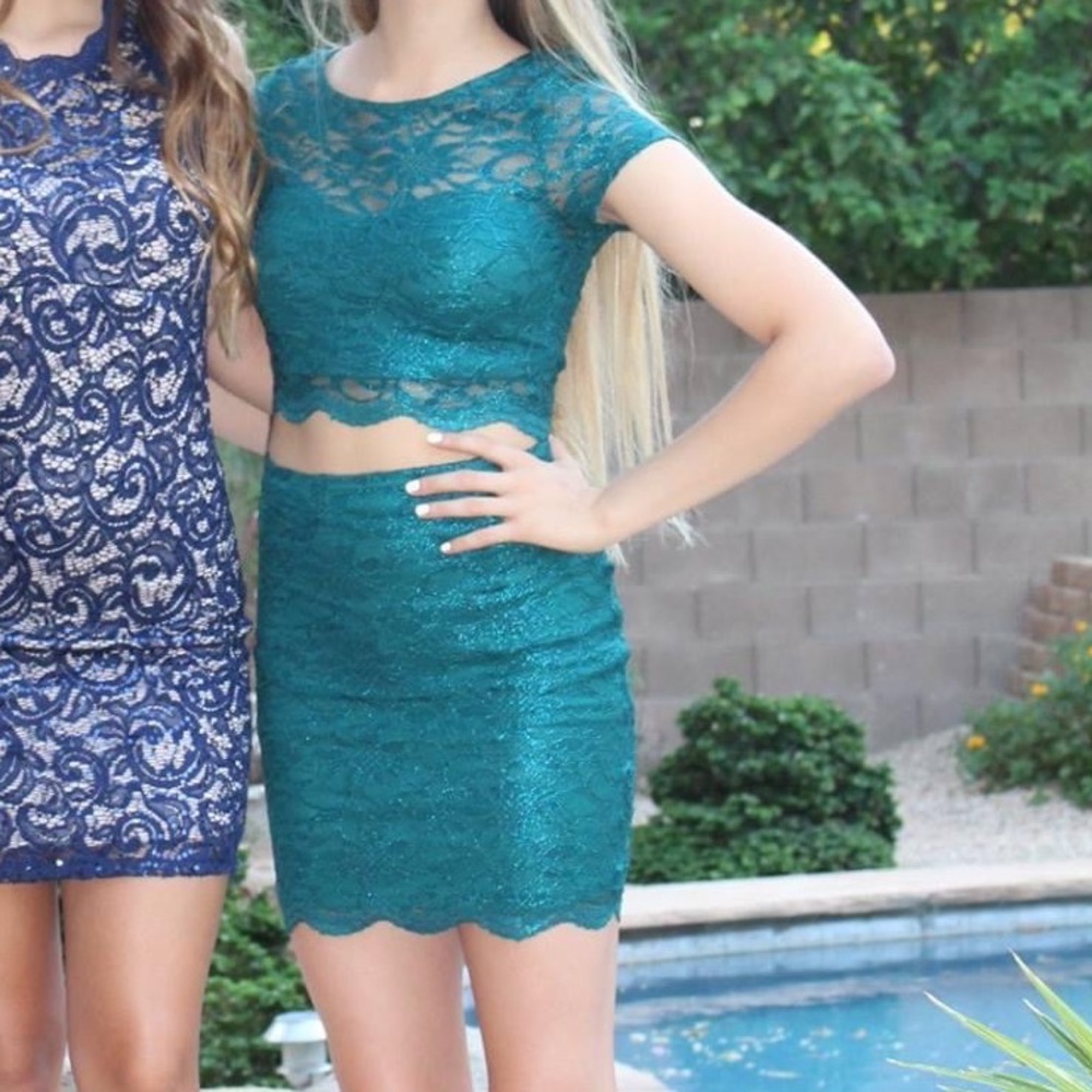 Size 3 Teal Lace Skirt-set